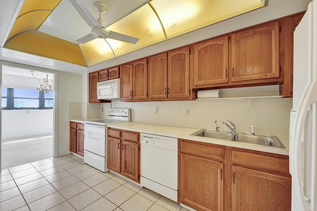 3200 Port Royale Drive N 701, Fort Lauderdale, FL 33308