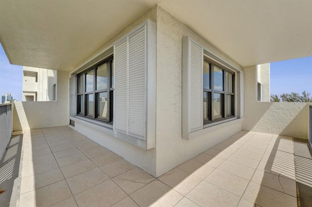 3200 Port Royale Drive N 701, Fort Lauderdale, FL 33308