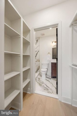 2431 9TH ST S, Philadelphia, PA 19148