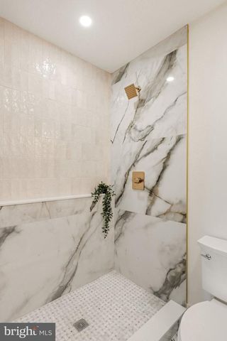 2431 9TH ST S, Philadelphia, PA 19148