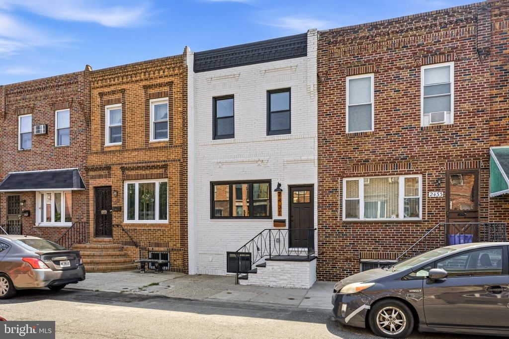 2431 9TH ST S, Philadelphia, PA 19148