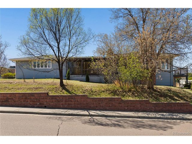 327 S Pine St, Elizabeth, CO 80107