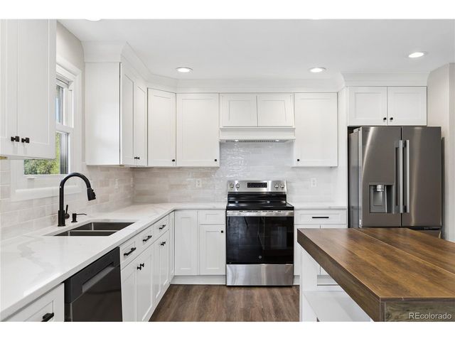 327 S Pine St, Elizabeth, CO 80107