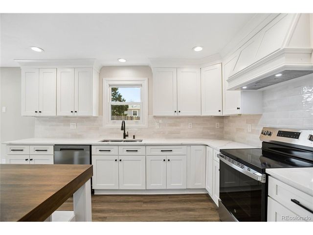 327 S Pine St, Elizabeth, CO 80107