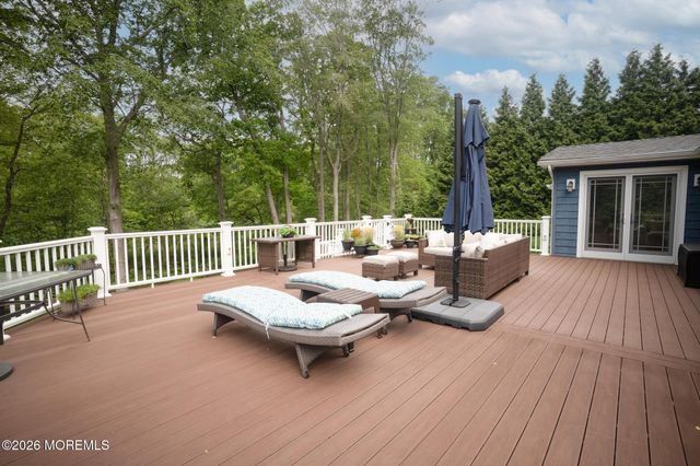87 Twin Brooks Avenue, Middletown, NJ 07748