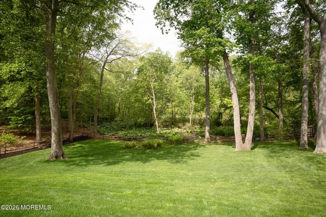 87 Twin Brooks Avenue, Middletown, NJ 07748