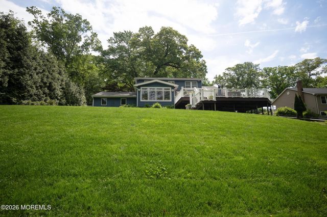 87 Twin Brooks Avenue, Middletown, NJ 07748