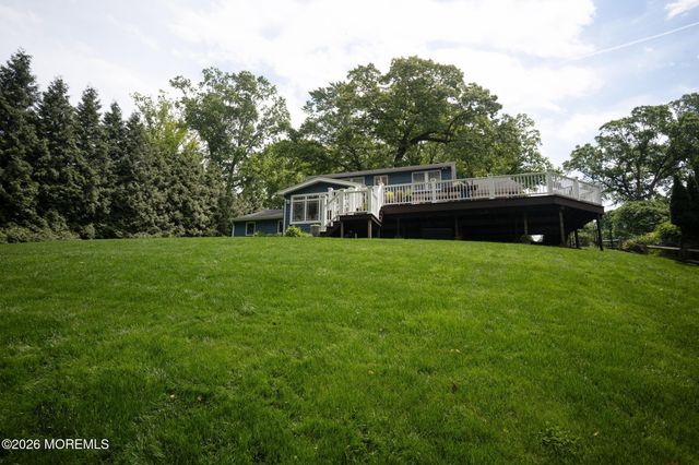 87 Twin Brooks Avenue, Middletown, NJ 07748