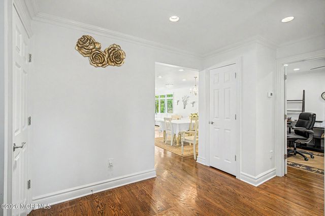 87 Twin Brooks Avenue, Middletown, NJ 07748