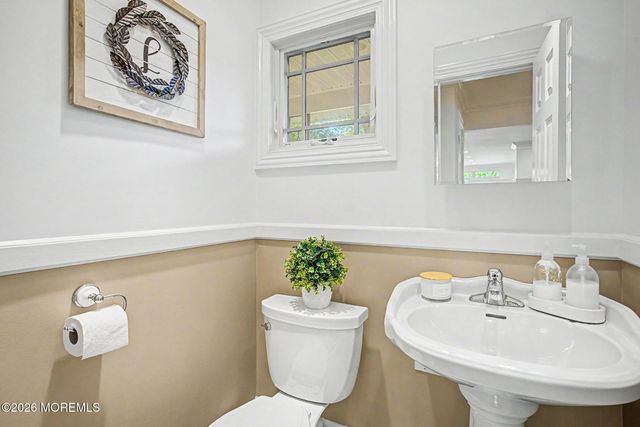87 Twin Brooks Avenue, Middletown, NJ 07748
