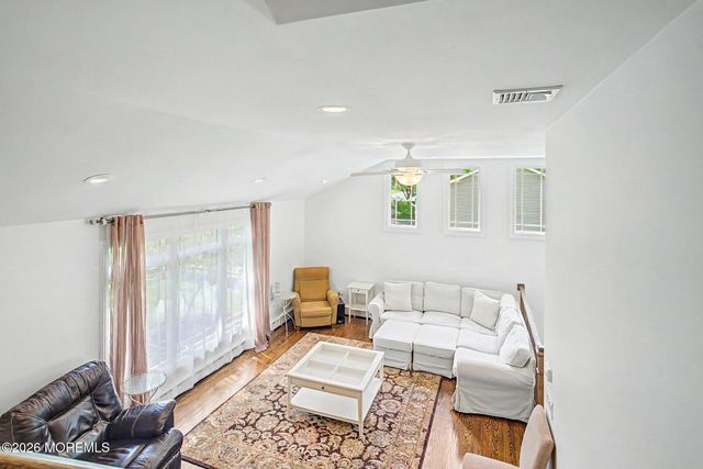 87 Twin Brooks Avenue, Middletown, NJ 07748