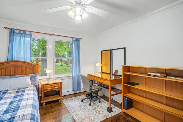 87 Twin Brooks Avenue, Middletown, NJ 07748