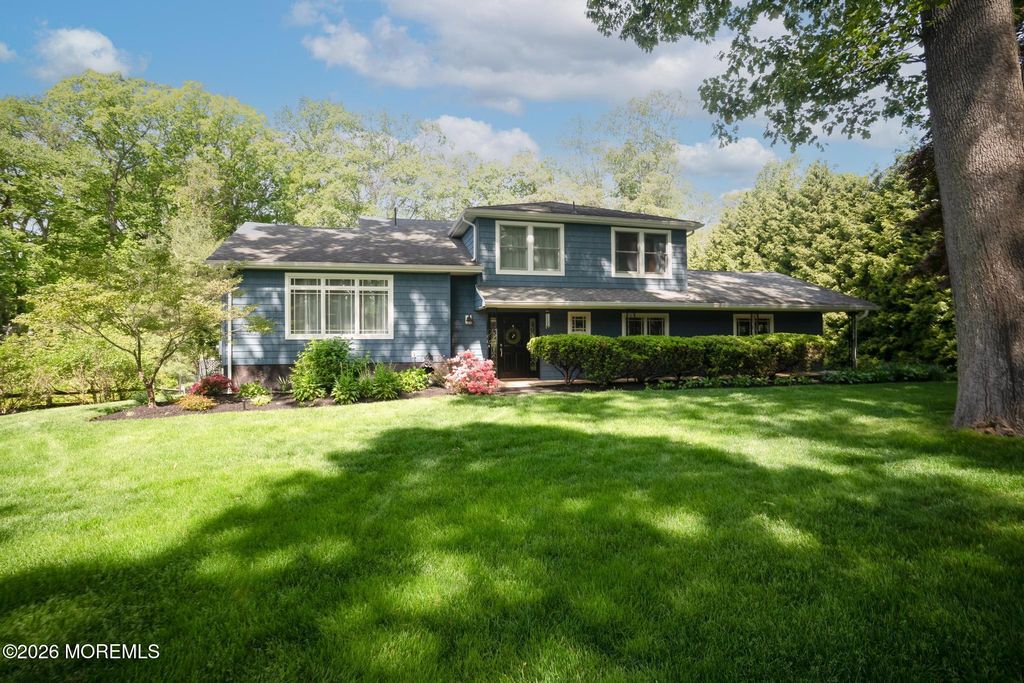 87 Twin Brooks Avenue, Middletown, NJ 07748