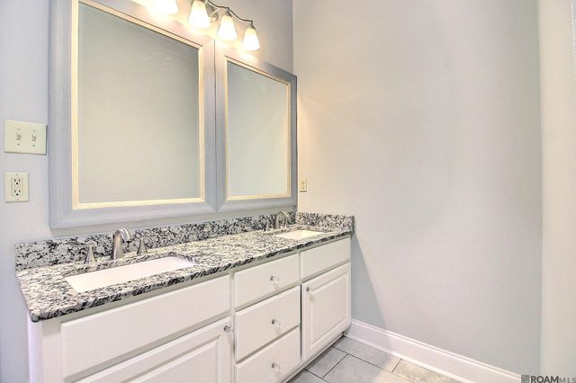 7645 Elmwood Dr, Denham Springs, LA 70706