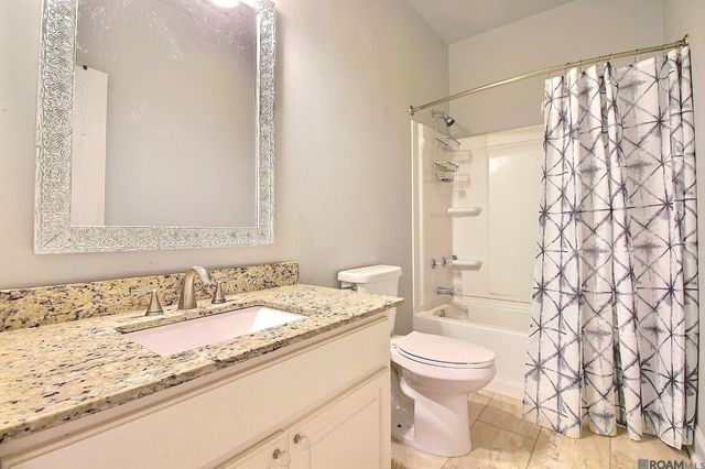 7645 Elmwood Dr, Denham Springs, LA 70706