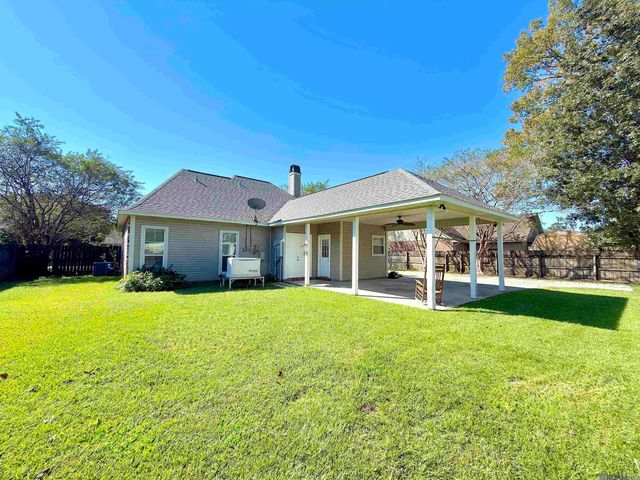7645 Elmwood Dr, Denham Springs, LA 70706