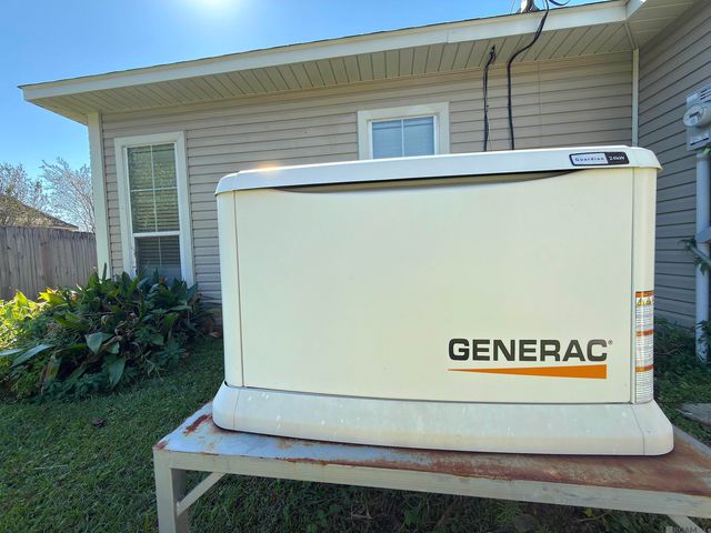 7645 Elmwood Dr, Denham Springs, LA 70706