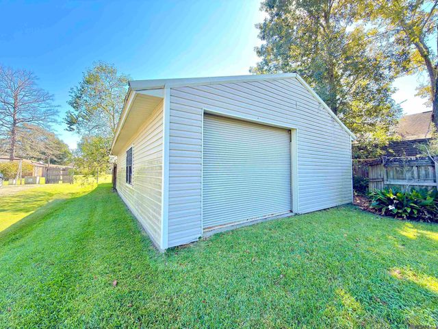 7645 Elmwood Dr, Denham Springs, LA 70706