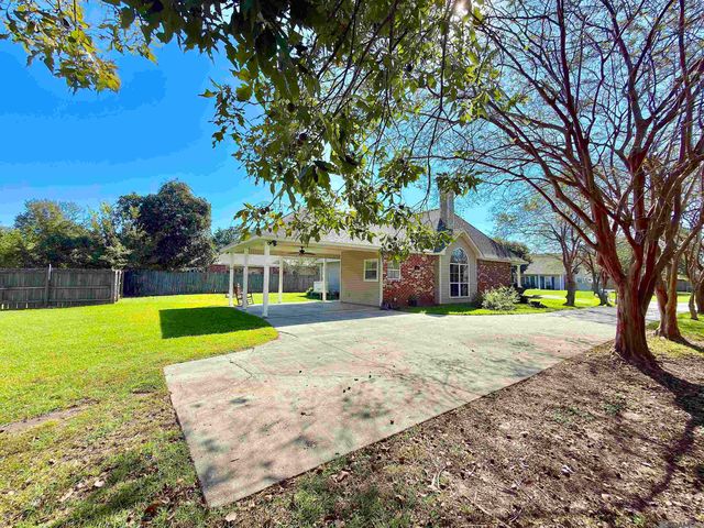 7645 Elmwood Dr, Denham Springs, LA 70706