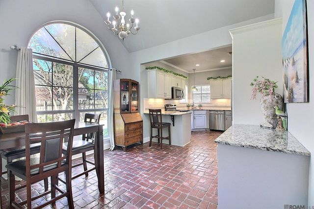 7645 Elmwood Dr, Denham Springs, LA 70706