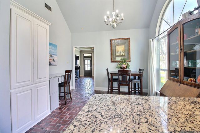 7645 Elmwood Dr, Denham Springs, LA 70706