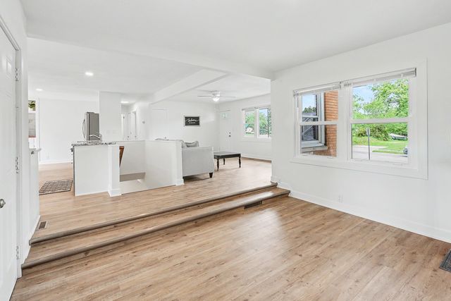 415 Peace Street, Pella, IA 50219