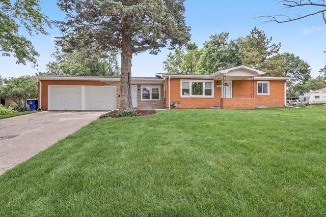 415 Peace Street, Pella, IA 50219