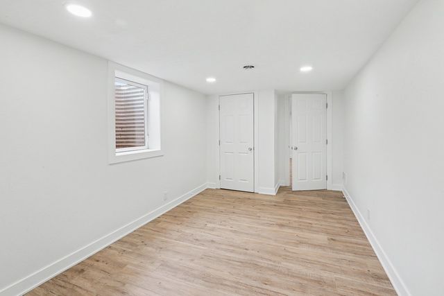 415 Peace Street, Pella, IA 50219