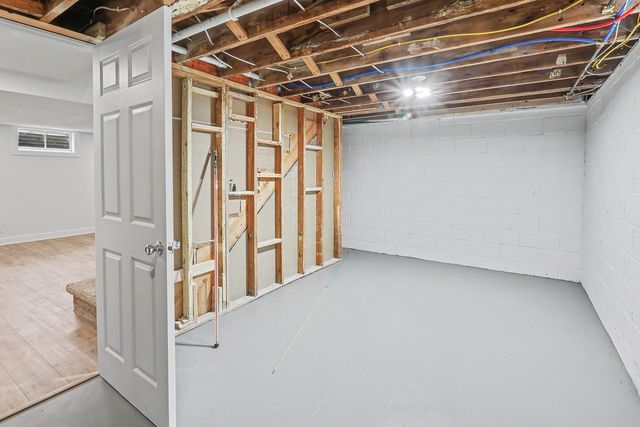 415 Peace Street, Pella, IA 50219
