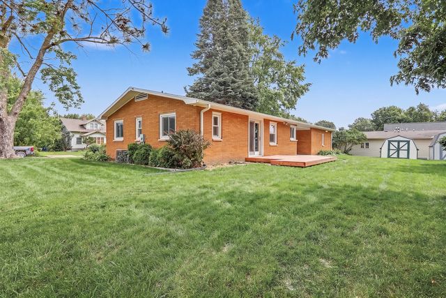 415 Peace Street, Pella, IA 50219