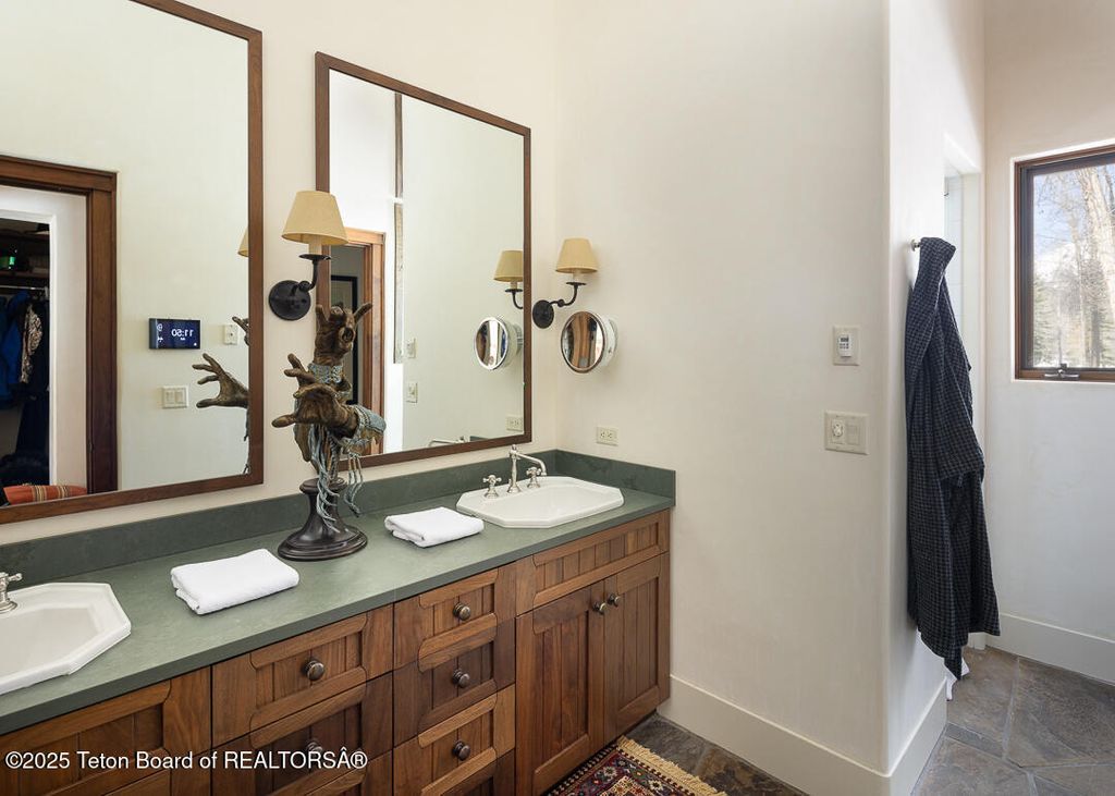 1120 S THUNDER Road, Wilson, WY 83014 photo 32