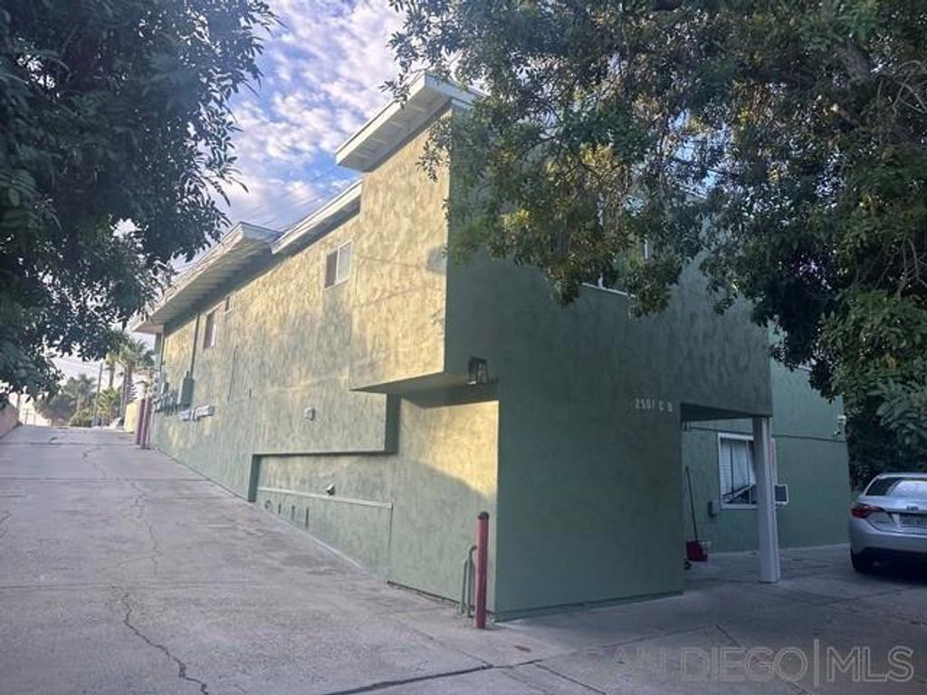 2499 Tuberose St, San Diego, CA 92105 — photo 4