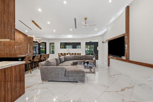 17872 W Fieldbrook Circle W, Boca Raton, FL 33496