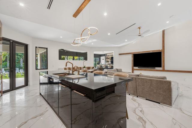 17872 W Fieldbrook Circle W, Boca Raton, FL 33496