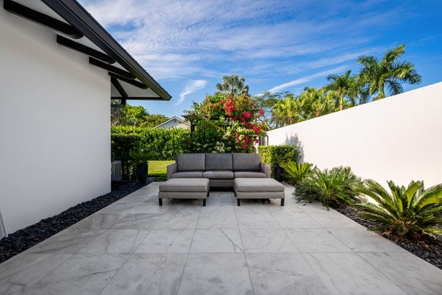 17872 W Fieldbrook Circle W, Boca Raton, FL 33496