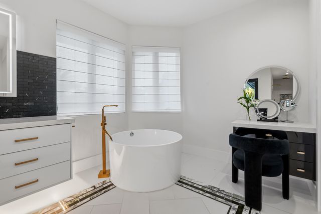 17872 W Fieldbrook Circle W, Boca Raton, FL 33496