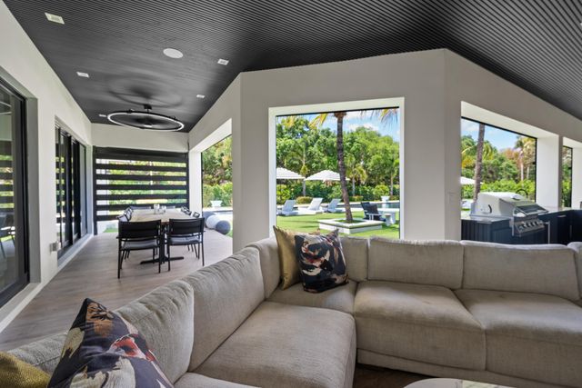 17872 W Fieldbrook Circle W, Boca Raton, FL 33496