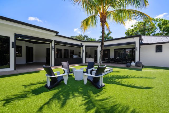 17872 W Fieldbrook Circle W, Boca Raton, FL 33496