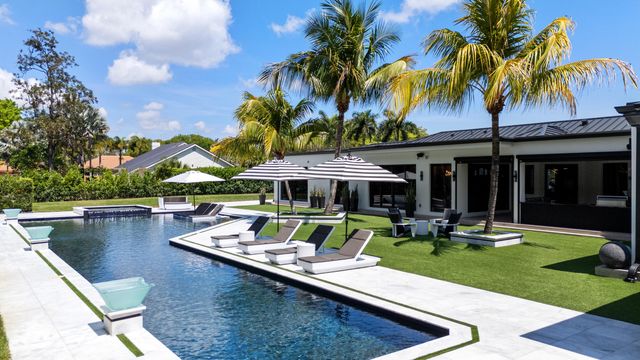 17872 W Fieldbrook Circle W, Boca Raton, FL 33496