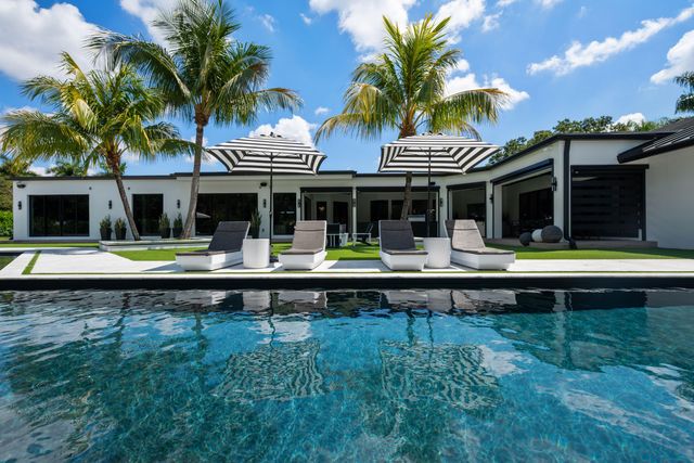 17872 W Fieldbrook Circle W, Boca Raton, FL 33496