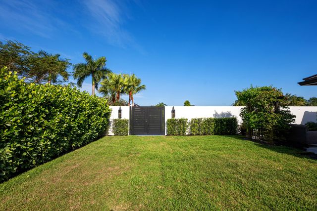 17872 W Fieldbrook Circle W, Boca Raton, FL 33496