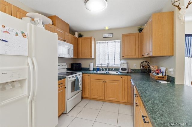 9878 W Riverwood Drive, Crystal River, FL 34428