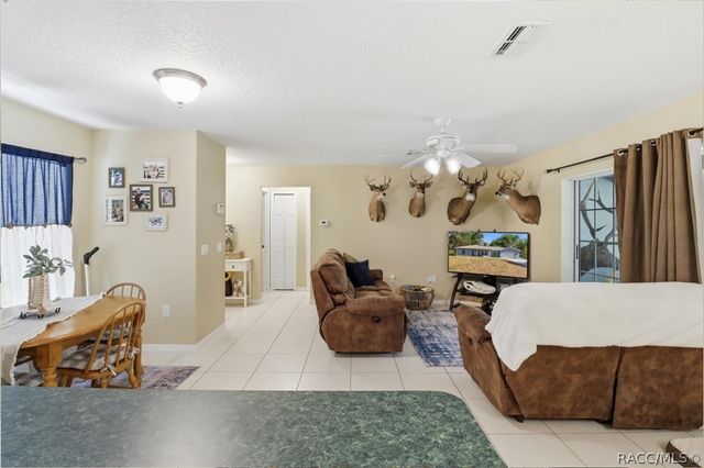 9878 W Riverwood Drive, Crystal River, FL 34428