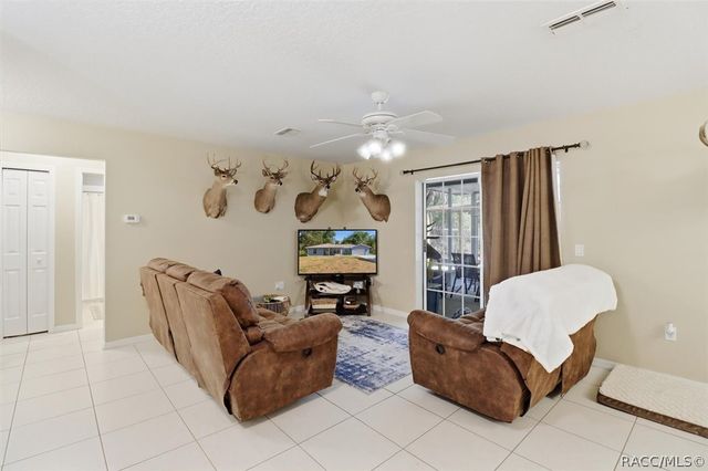 9878 W Riverwood Drive, Crystal River, FL 34428