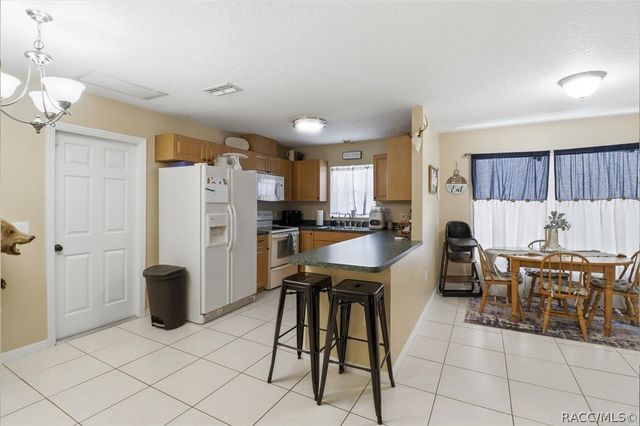 9878 W Riverwood Drive, Crystal River, FL 34428