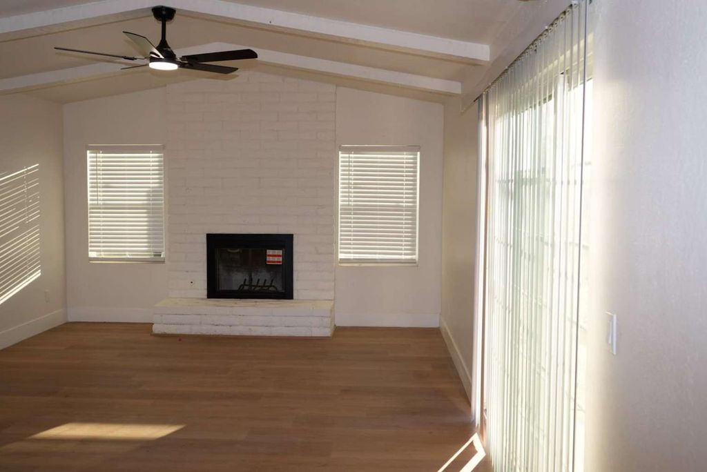 Image 20 of property listing at 2214 Fordham Avenue, Clovis, CA 93611