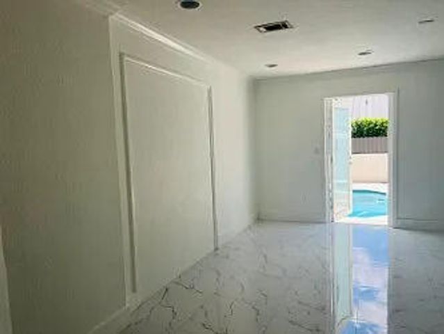 16400 NW 82nd Court 3, Miami Lakes, FL 33016