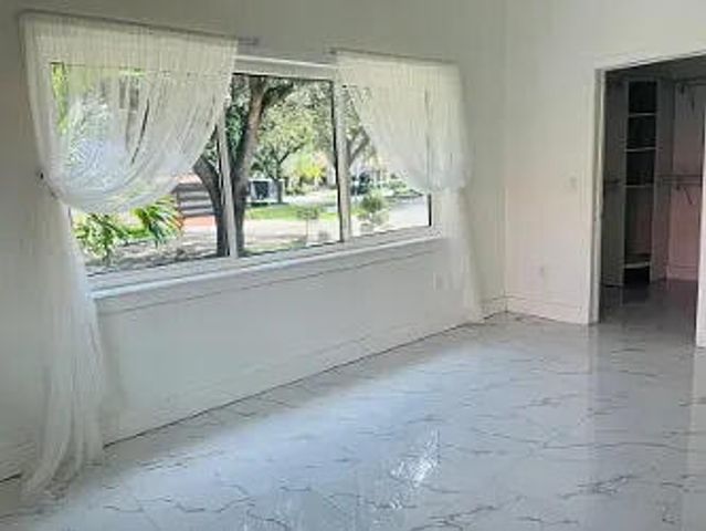 16400 NW 82nd Court 3, Miami Lakes, FL 33016