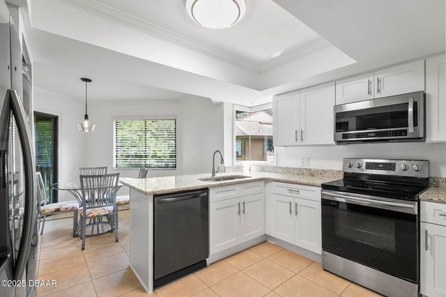 8 Oakmont Court, Palm Coast, FL 32137