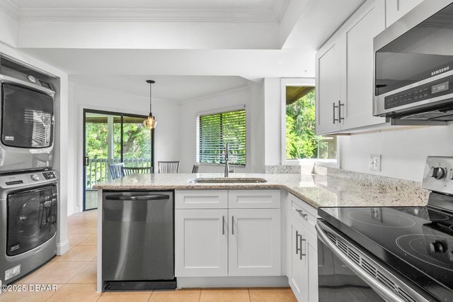 8 Oakmont Court, Palm Coast, FL 32137